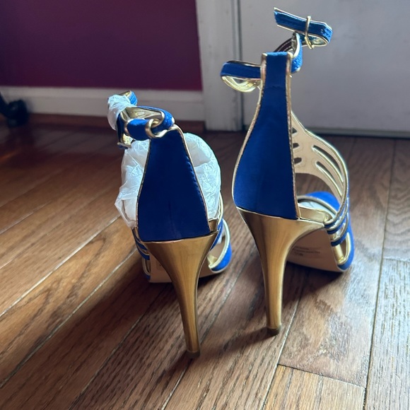 Brand new Blue/gold heels - Picture 2 of 3